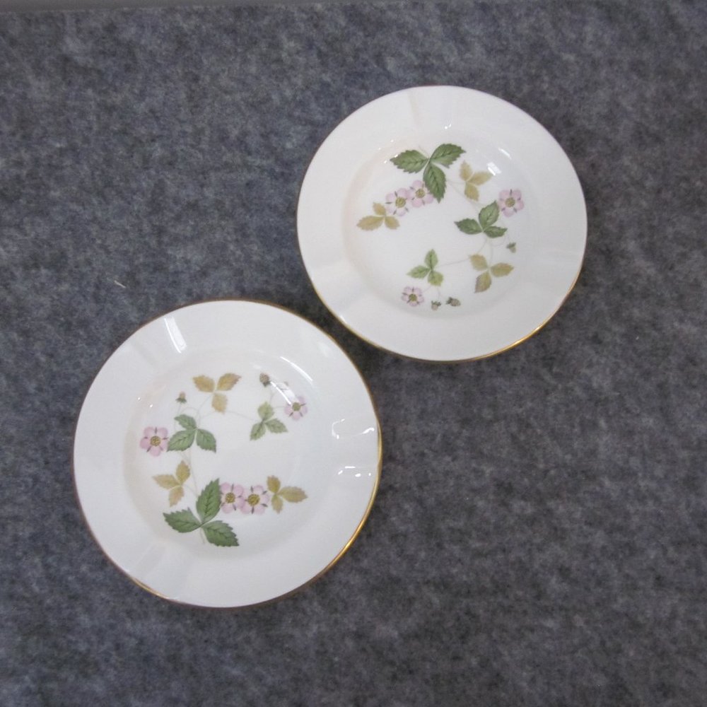 Wedgwood - Pair (2) Ashtrays / Trinket Dishes